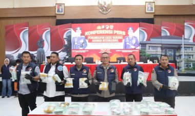 Polresta-Sidoarjo-Ringkus-Pengedar-Sabu-Jaringan-Internasional,-30-Kilo-Sabu-Diamankan